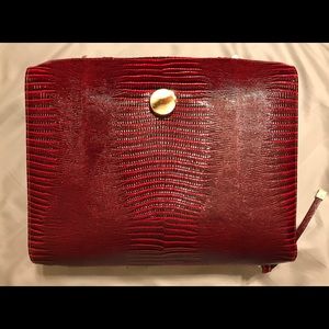 Estée Lauder makeup bag